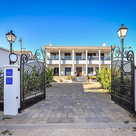 Apartments Victoria Privlaka 普利拉卡 外观 照片