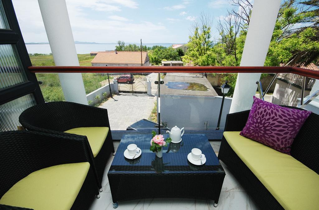 Apartments Victoria Privlaka 普利拉卡 客房 照片