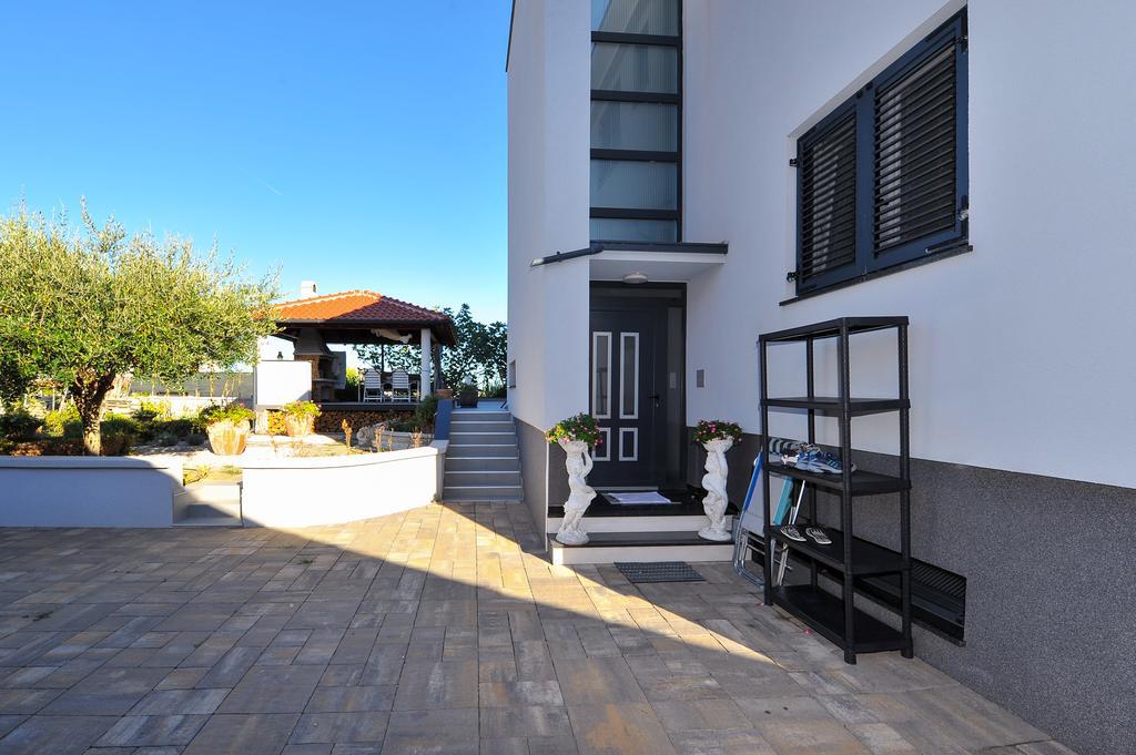 Apartments Victoria Privlaka 普利拉卡 外观 照片